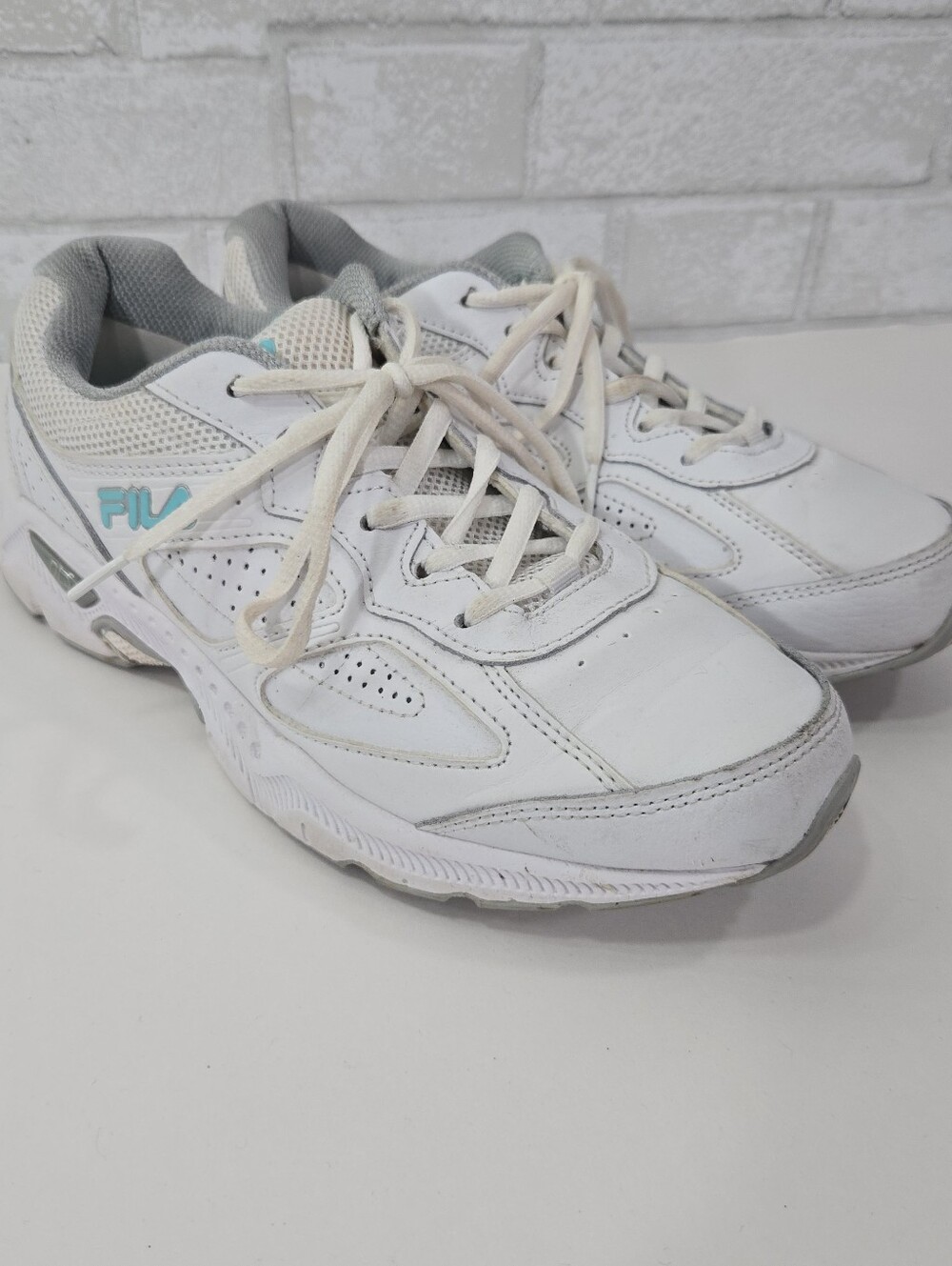 FILA cool max memory foam tennis shoes